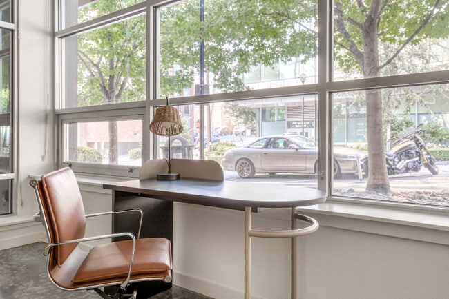 Building Photo - 330 3rd Ave W