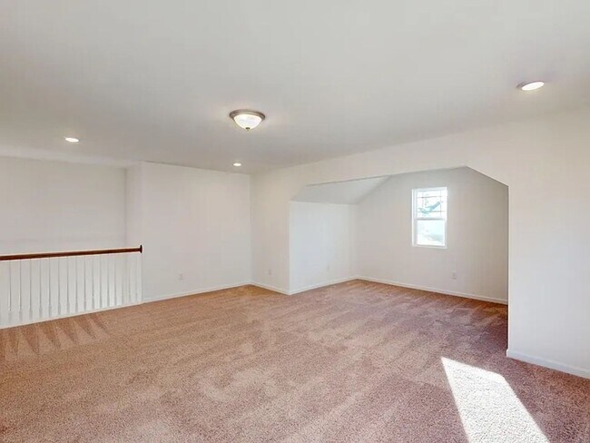 Foto del edificio - FIRST MONTH IS ON US   CHARMING 4- BEDROOM HOME IN LAURELBROOK COMMUNITY
