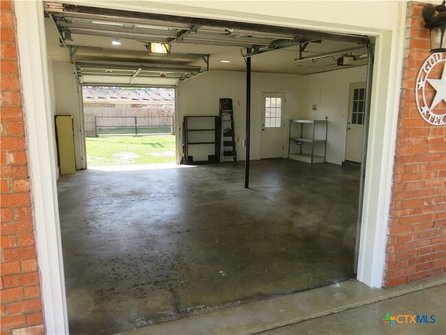 Foto del edificio - 1339 Mockingbird Ln