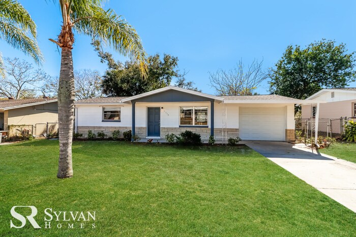 Primary Photo - Spacious 2BR 1BA Hudson home now leasing!