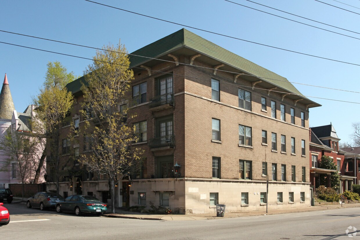 Primary Photo - 1481-1483 St James Ct