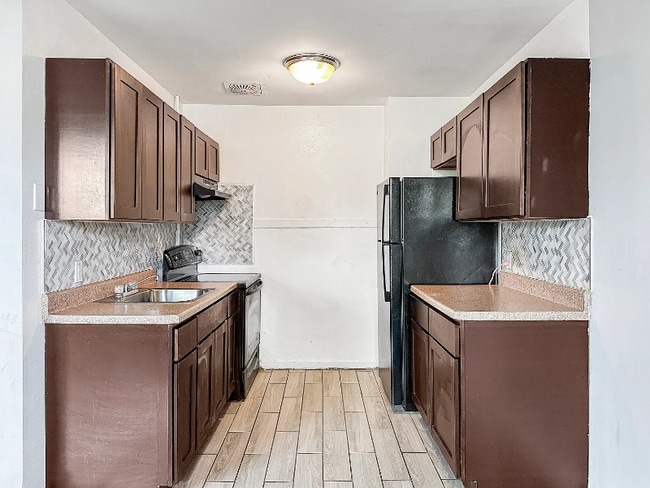 Photo - 1545 Medary Ave Apartment