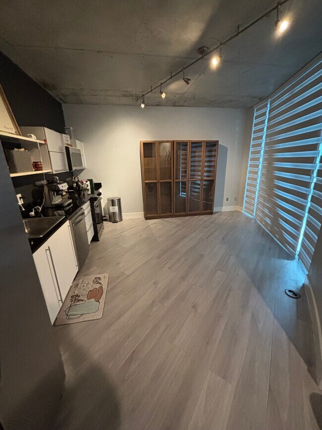 Foto del edificio - 690 SW 1st Ct