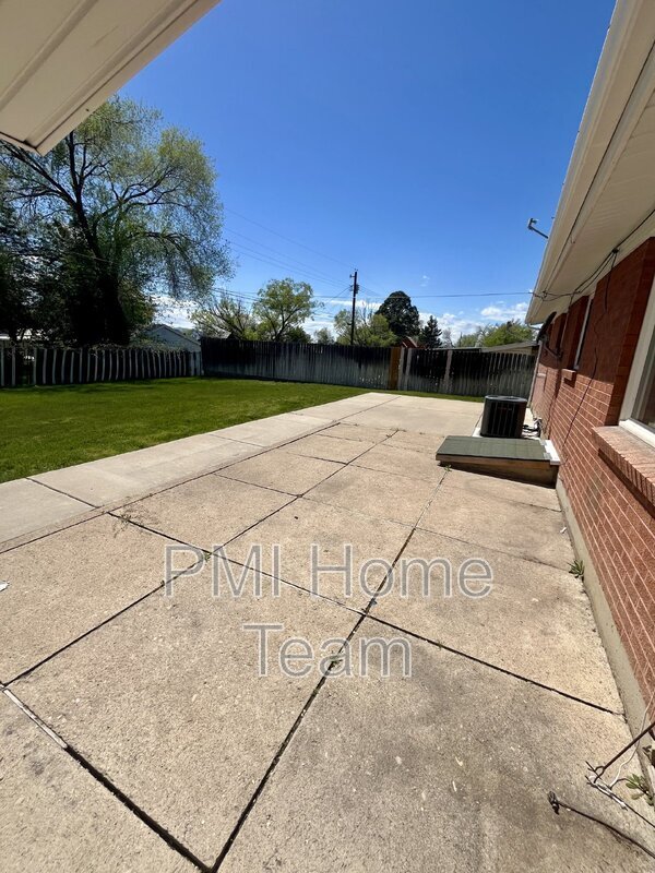 Building Photo - 224 W 700 N