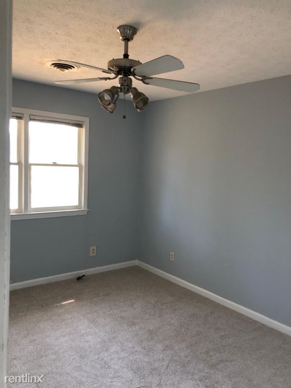 Building Photo - 2 br, 1.5 bath Townhome - 306 Cedar St