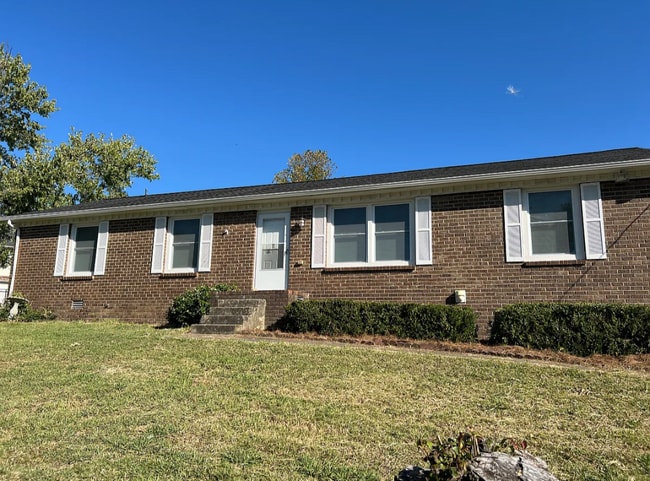 Photo - 824 Oak Leaf Dr House