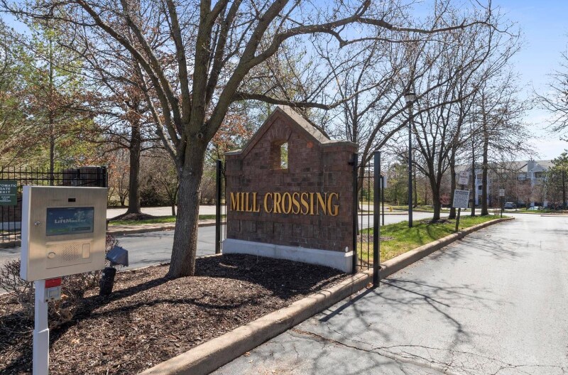 13115 Mill Crossing Ct Unit 303, Creve Coeur, MO 63141 Condo for Rent