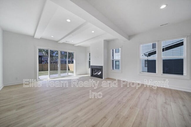 Foto del edificio - 511 Bowman Rd