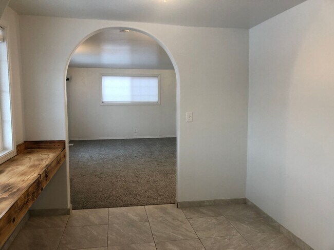 Foto del edificio - 2 Bedroom home with detached Office/Room.