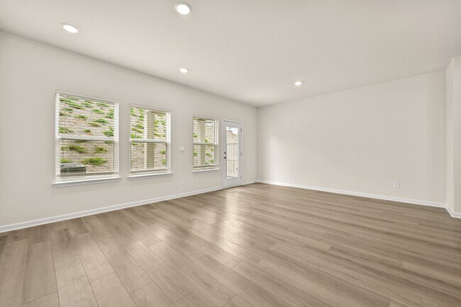 Building Photo - 3635 Shore Wood Ave