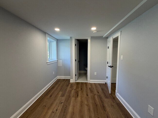 Foto del edificio - 7940 Oakwood Rd