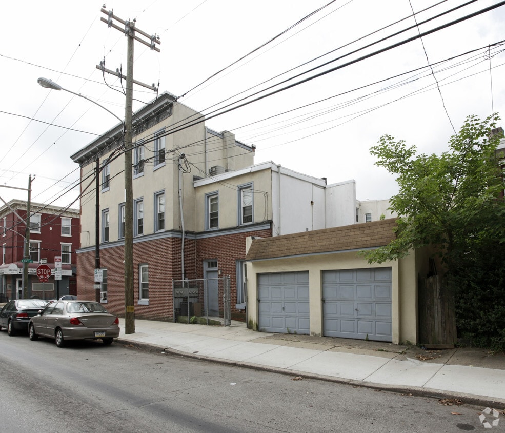 Building Photo - 700 S 19th St
