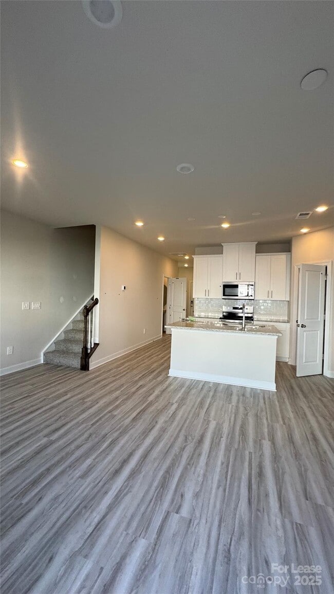 Building Photo - 1741 Braemar Vlg Dr