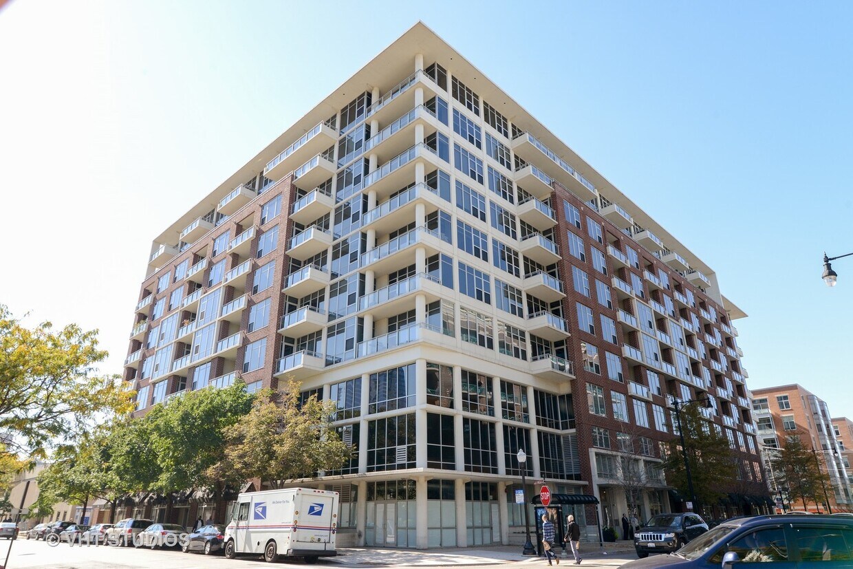 Primary Photo - 901 W Madison St