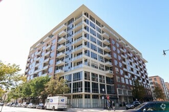 Building Photo - 901 W Madison St