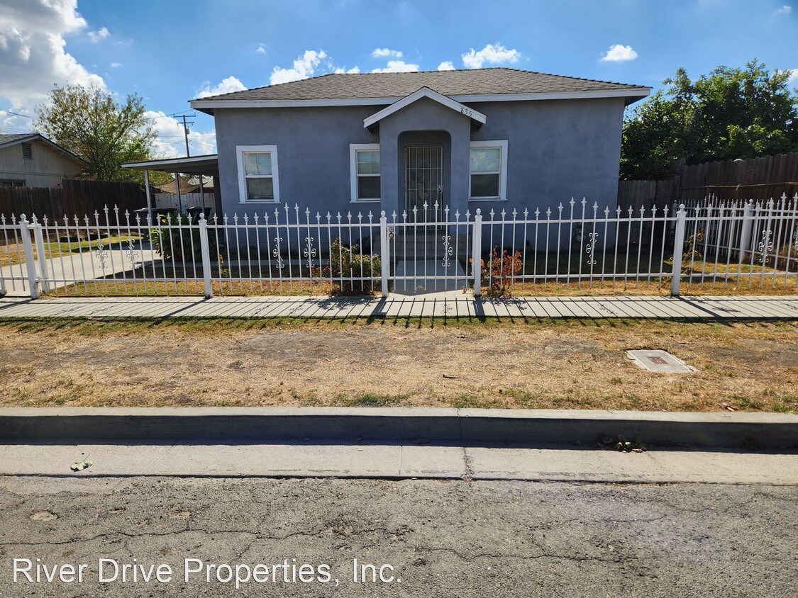 3 br, 1 bath House - 835 W. Alpine Avenue