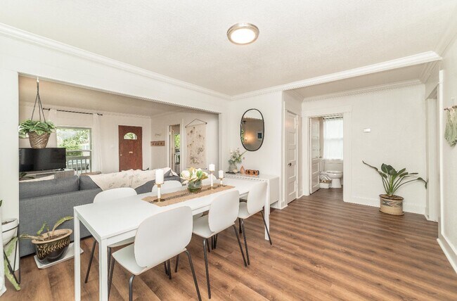 Photo - Charming Downtown Vancouver Bungalow House