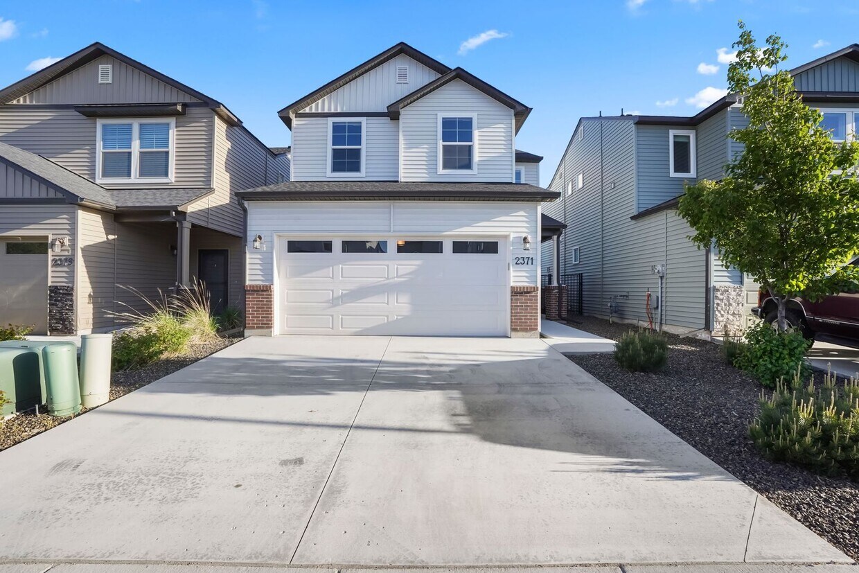 Foto principal - Beautiful SE Boise Home 4bd/2.5ba 1800+ SF