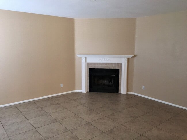 Building Photo - **CHARMING 2 BEDROOM/2 BATHROOM PATIO HOME IN CHANDLER (CHANDLER BLVD & COOPER)**