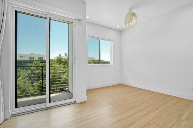 Foto del edificio - 4800-4802 S Slauson Ave