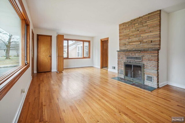 Foto del edificio - 44 Lakeview Avenue