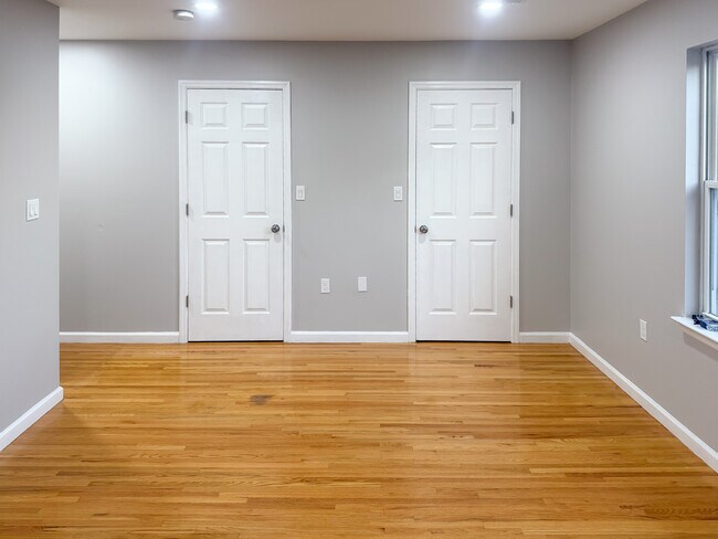 Foto del edificio - 632 Norwood Ter