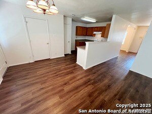Foto del edificio - 1507 Creek Knoll