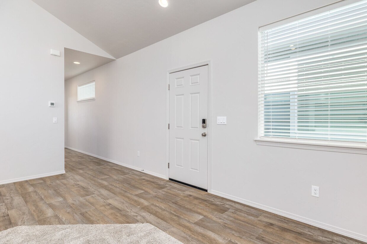 Foto principal - New 2 BD / 2 BA Homes