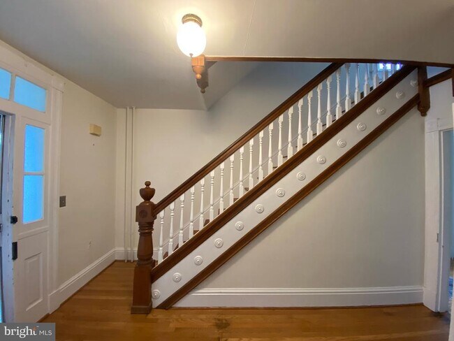 Foto del edificio - 704 Highland Rd