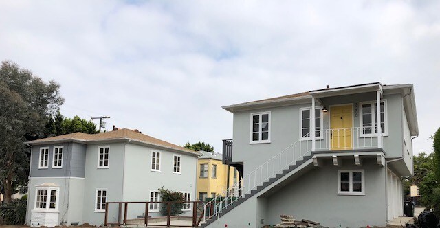 Vista lateral - 3200 McCarthy Dr