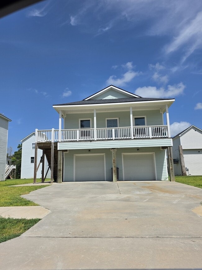 Building Photo - 6211 Red Oak Dr