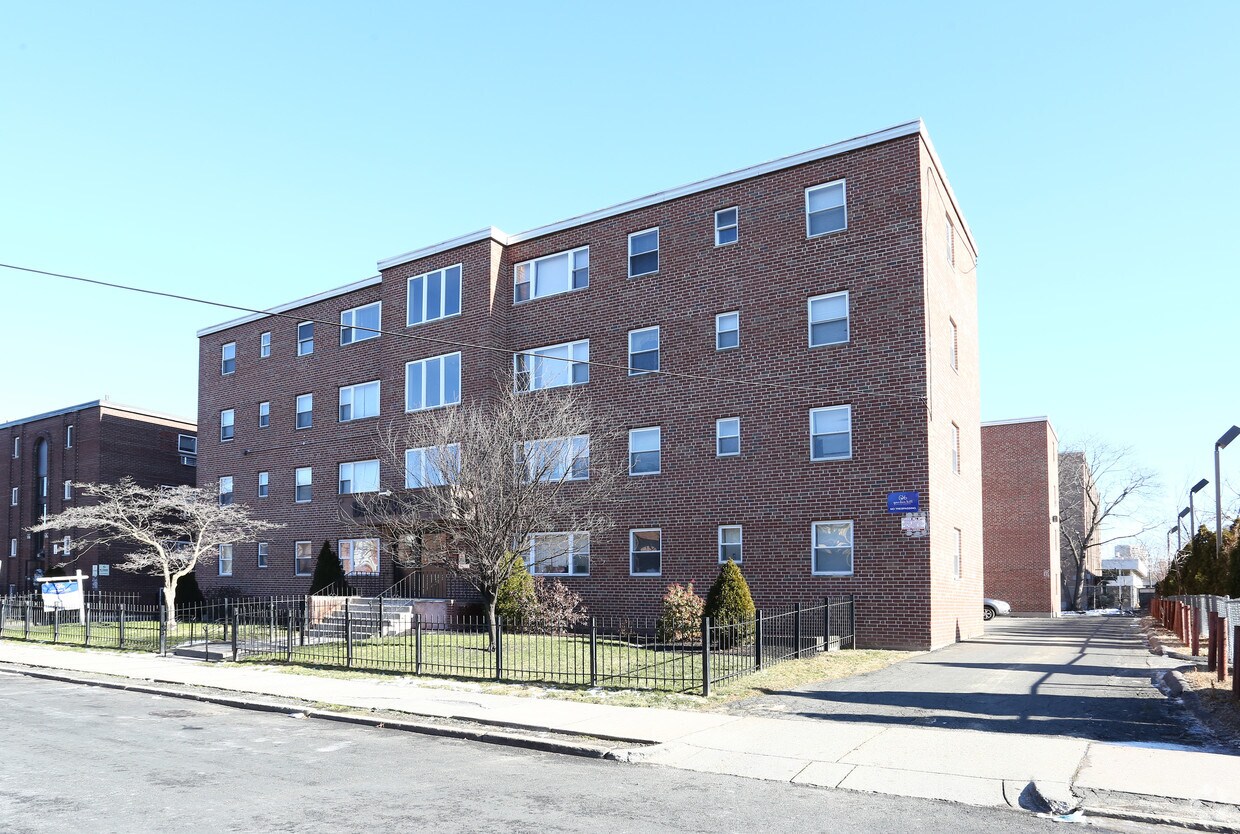 Bancroft Apartments in Hartford, CT