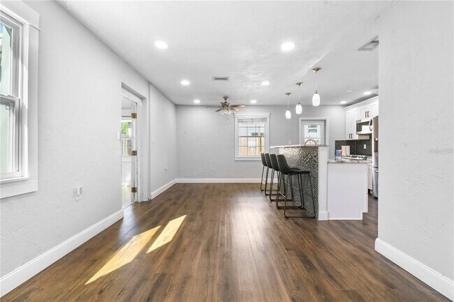 Foto del edificio - 2869 36th Ave N
