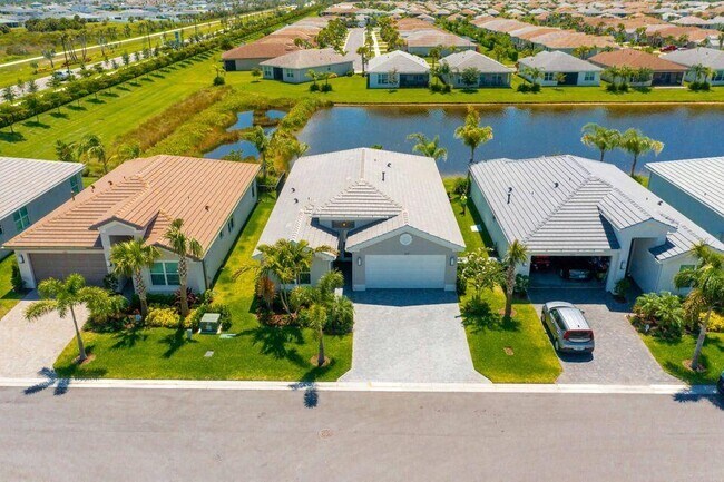 Foto del edificio - 11609 SW Hawthorne Hill Road  Port Saint L...