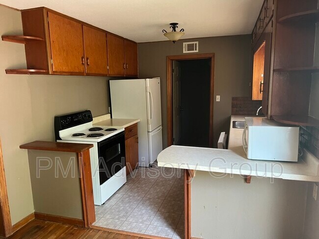 Building Photo - 1808 S Faulders Ln