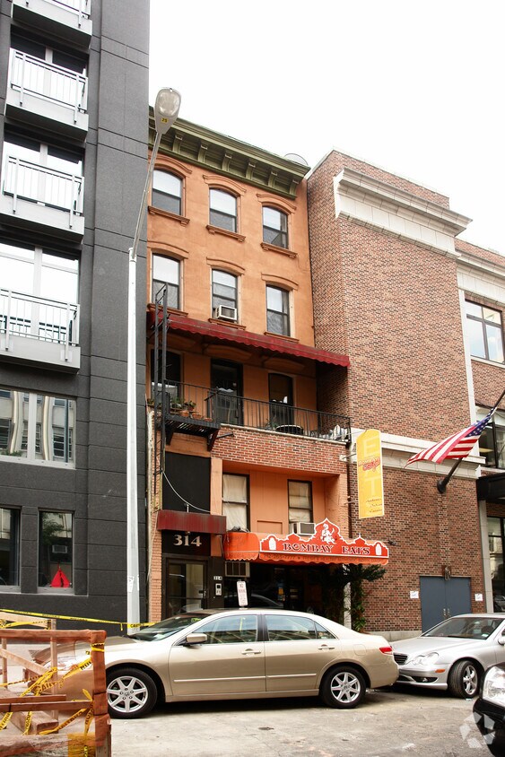 Building Photo - 314 W 52nd St