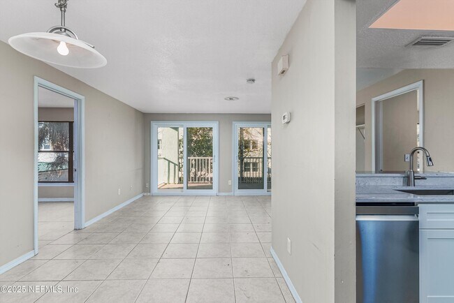 Foto del edificio - 221 6th St S