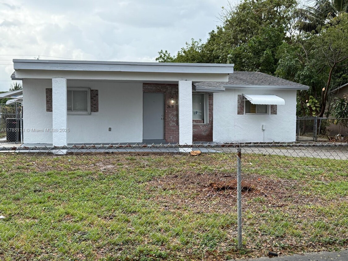 Foto principal - 2631 NW 25th St