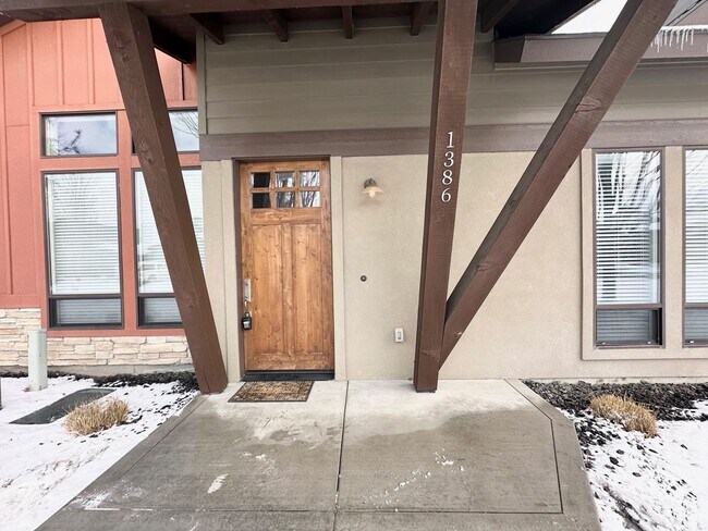 Foto del edificio - Rarely available in the most preferred River District! Available July 2026