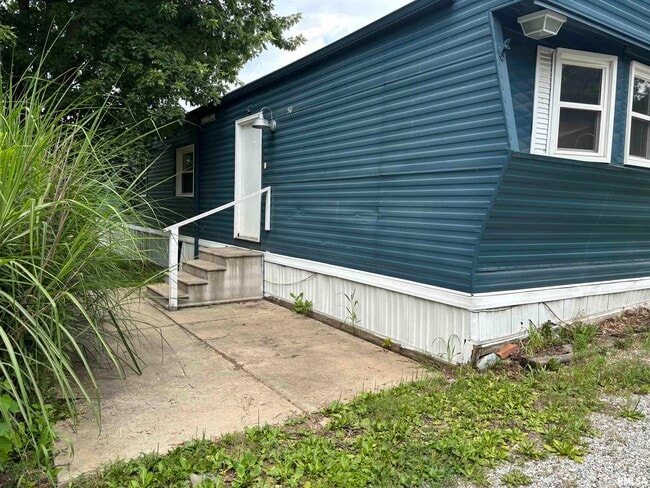 Building Photo - 50 Iroquois Dr