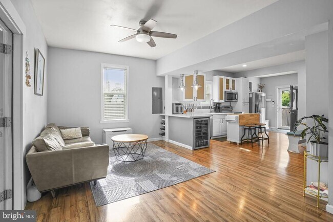 Building Photo - 6032 Melbourne Ave