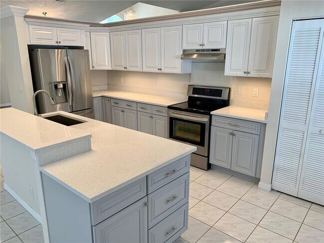Foto del edificio - 10841 Fox Glen Dr