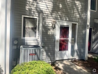 Building Photo - 555 Russell Rd