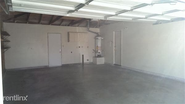 Building Photo - 9302 1/2 Ramona St