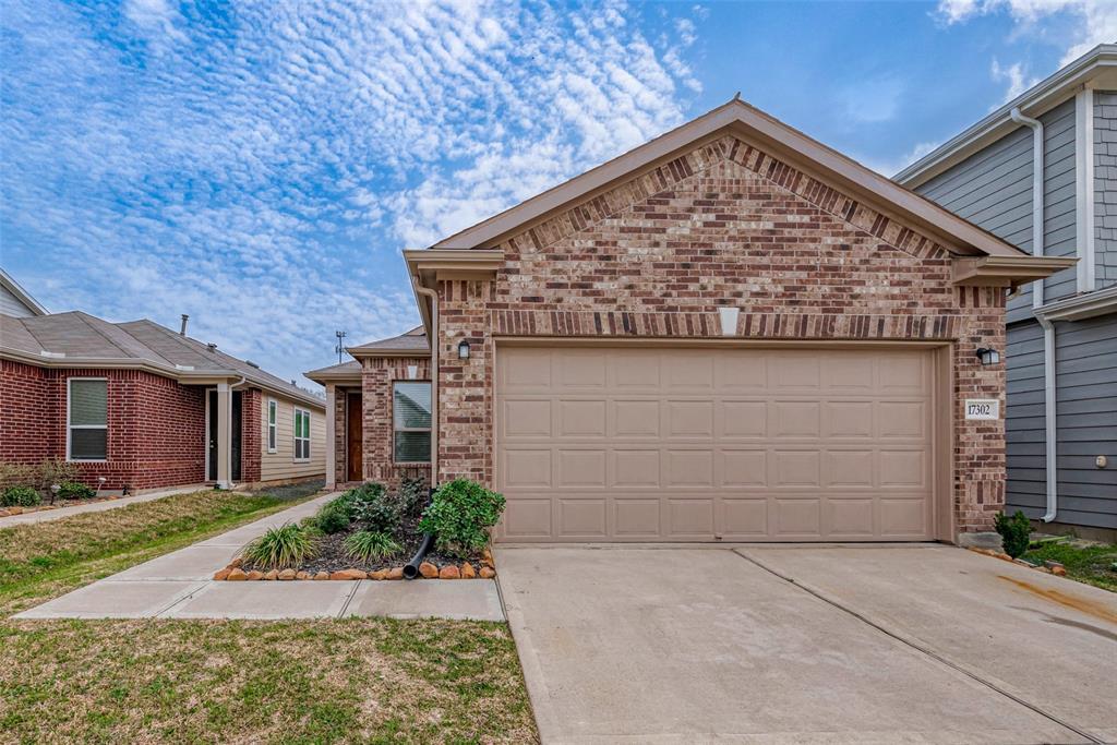 Foto principal - 17302 Rock Willow Ln