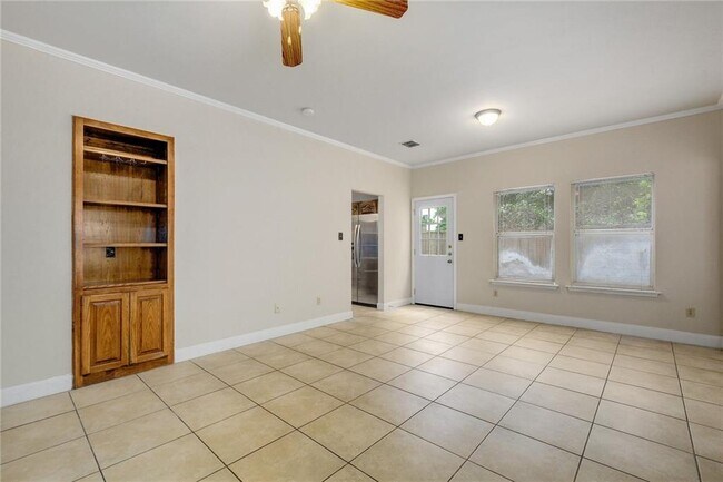 Building Photo - 505 E 38th St
