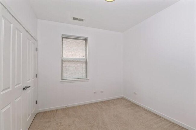 Foto del edificio - 1110 W Washburne Ave