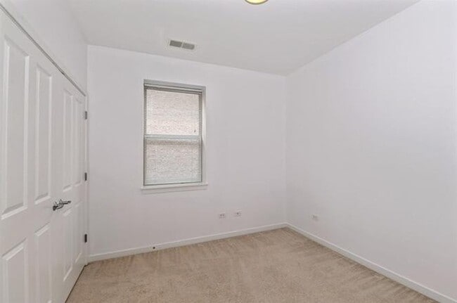 Building Photo - 1110 W Washburne Ave