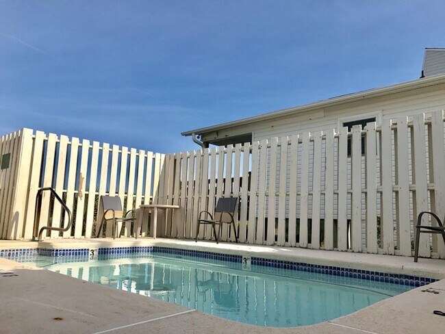 Building Photo - 705 Carolina Beach Ave S