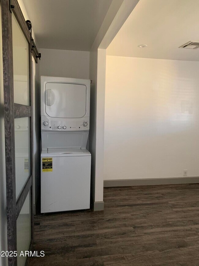 Foto del edificio - 8602 N 3rd St